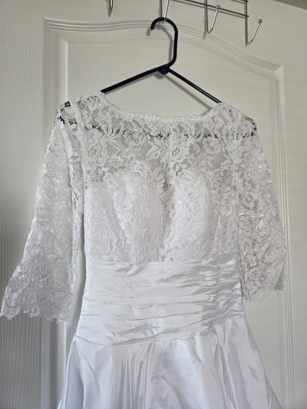 **Brand New, Never Worn!** 1950s Style Knee-length Wedding Dress